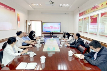 平湖市政协主席何健莅临bwin必赢亚洲官方网站纸业全资子公司平湖景包调研走访